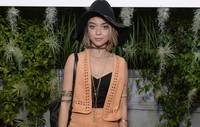 Sarah Hyland en la fiesta de H&M Loves Coachella