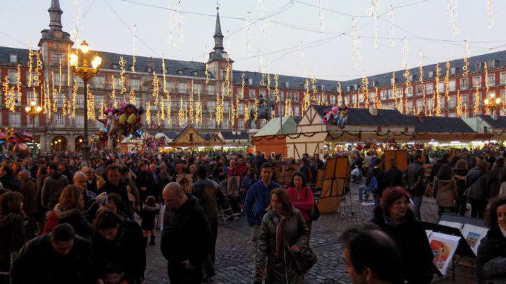 Madrid intentará salvaguardar el espíritu navideño con su tradicional mercado