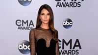 Lily Aldridge en los Country Music Awards 2014