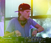 Avicii lanza el último hit de 2014